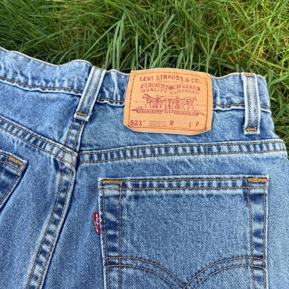 Vintage 90s Levi’s 521 Tapered Fit Petite Jeans - Made in USA - Size 8P - Picture 4 of 7